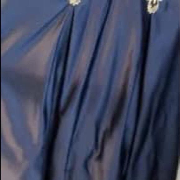 Dress - Picture 6 of 8